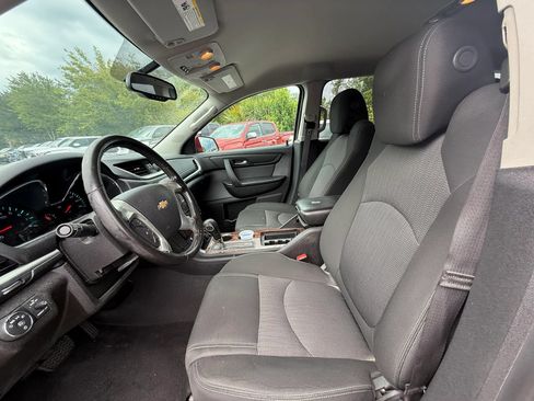 Used 2013 Chevrolet Traverse LT w/ LPO, 'HIT The Road' Package AWD/4WD image 9