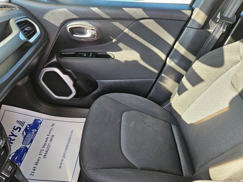 Used 2021 Jeep Renegade Sport w/ Sport Appearance Group image 14