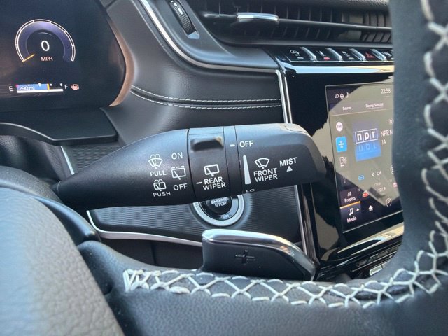Used 2024 Jeep Grand Cherokee L Altitude AWD/4WD image 31