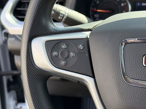 Used 2023 GMC Acadia SLE FWD image 34