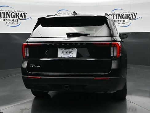 Used 2025 Ford Explorer Active RWD image 6