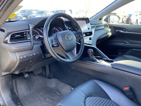 Used 2023 Toyota Camry SE image 9