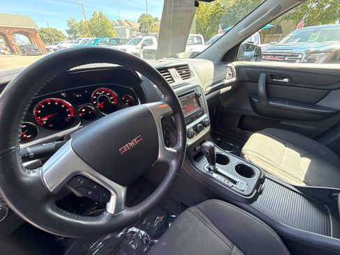 Used 2015 GMC Acadia SLE FWD image 13