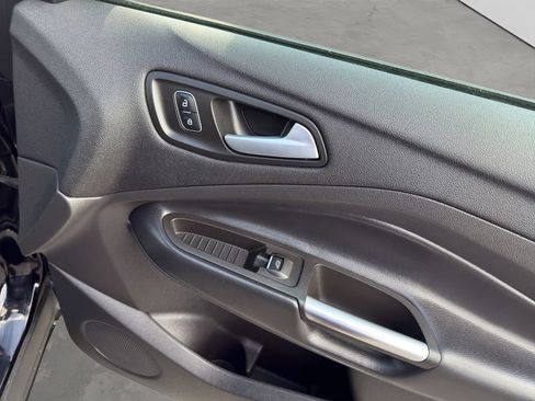 Used 2019 Ford Escape SE AWD/4WD image 18