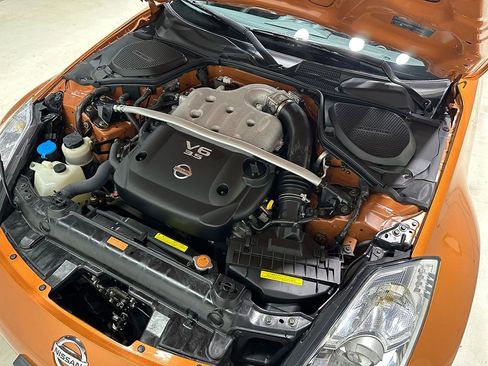 Used 2006 Nissan 350Z w/ (N93) Cargo Convenience Pkg image 4