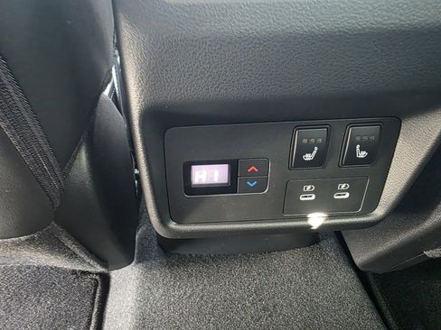 Used 2025 Nissan Rogue Platinum w/ Platinum Premium Package image 14