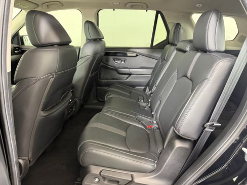 Used 2025 Honda Pilot Touring image 21