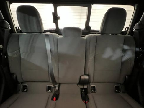 New 2025 Jeep Gladiator Sport image 24