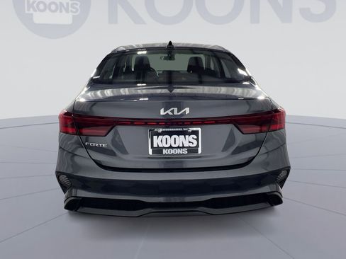 Used 2023 Kia Forte LXS w/ LXS Technology Package image 5