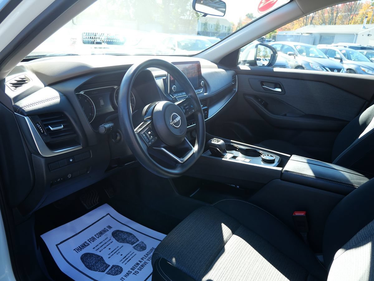 Used 2023 Nissan Rogue SV AWD/4WD image 9
