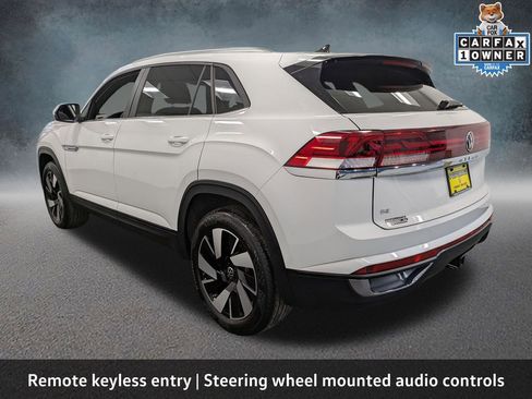 Used 2025 Volkswagen Atlas Cross Sport SE w/ Panoramic Sunroof Package FWD image 7