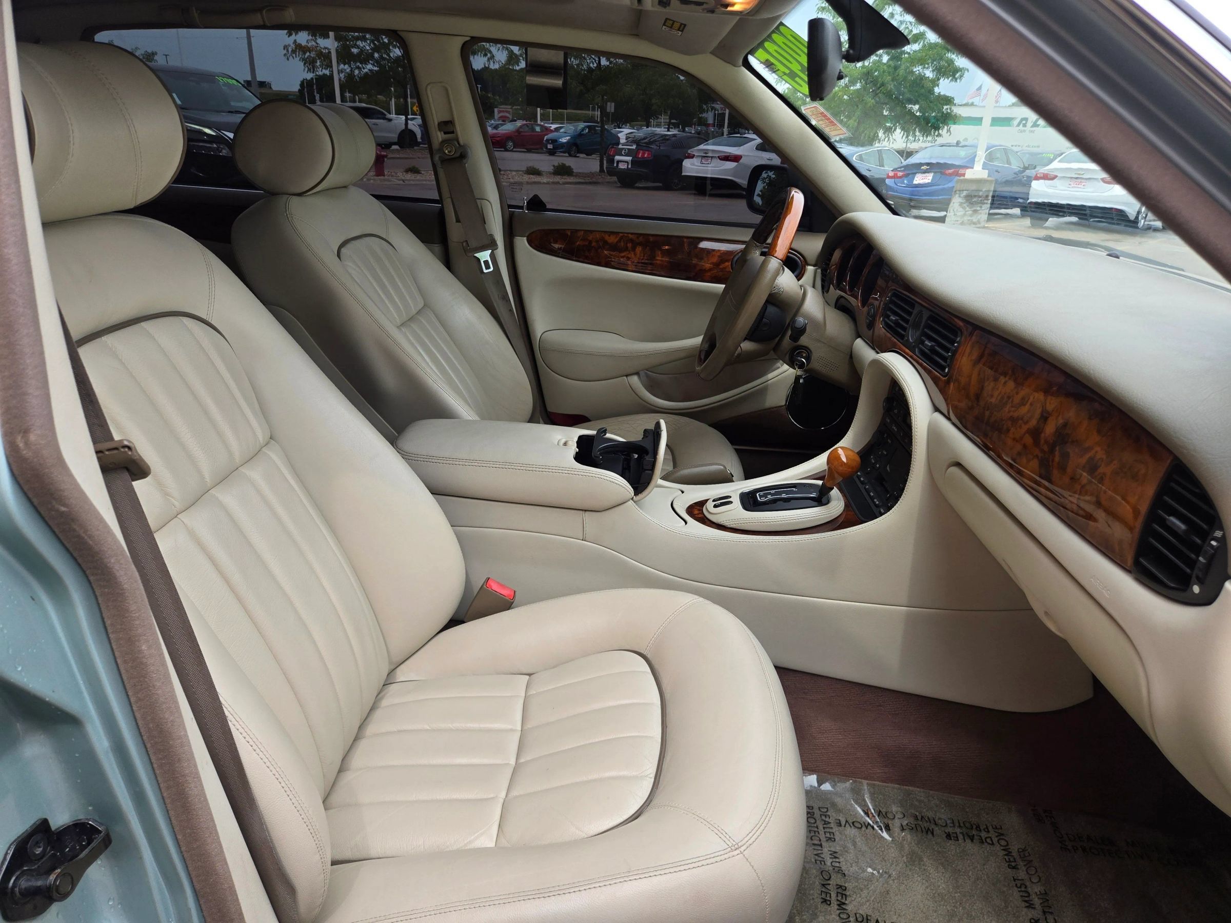 Used 2001 Jaguar XJ8 RWD image 8