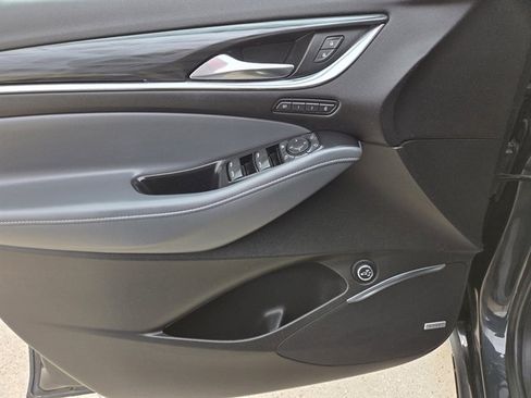 Used 2020 Buick Enclave Premium w/ Sun and Sites Package image 12