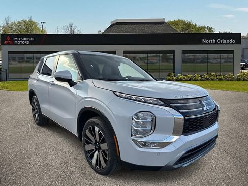 New 2026 Mitsubishi Outlander SE FWD image 2