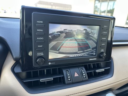 Used 2021 Toyota RAV4 XLE Premium FWD image 18