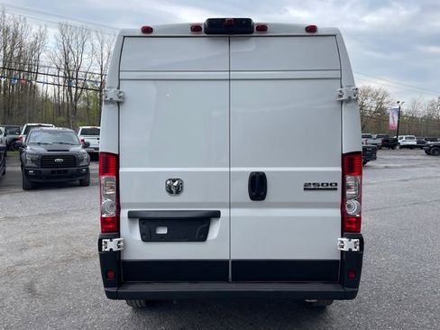 Used 2025 RAM ProMaster 2500 w/ Convenience Group FWD image 6