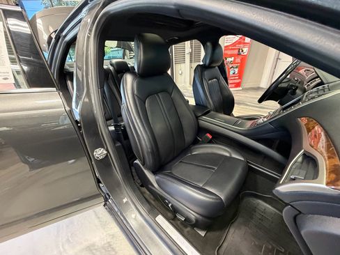 Used 2019 Lincoln MKZ Reserve FWD image 4