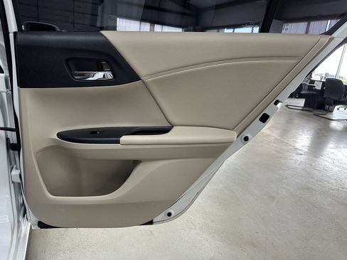 Used 2016 Honda Accord EX image 14