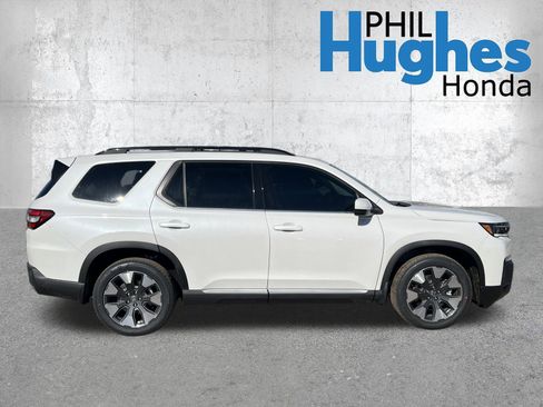 New 2026 Honda Pilot Touring image 2