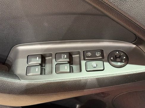 Used 2017 Kia Forte S image 15