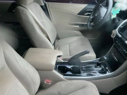 Used 2017 Honda Accord EX image 4