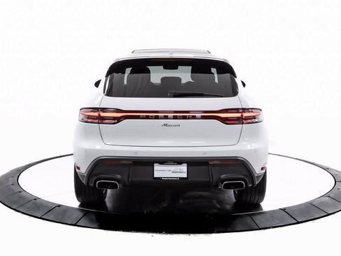 Certified 2025 Porsche Macan image 6