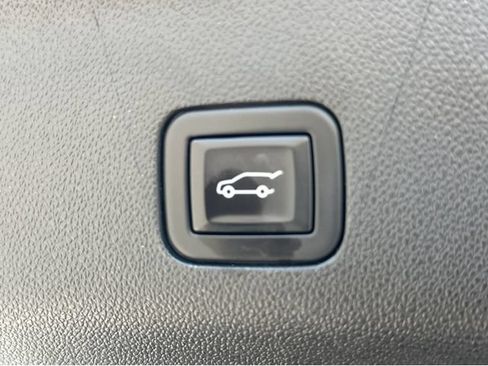 Certified 2023 Cadillac Escalade ESV Premium Luxury AWD/4WD image 10