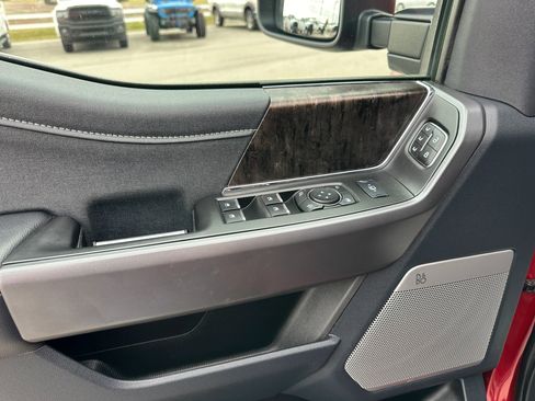 Used 2024 Ford F550 4x4 Crew Cab Super Duty image 19