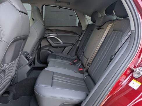 New 2025 Audi Q5 Prestige image 15