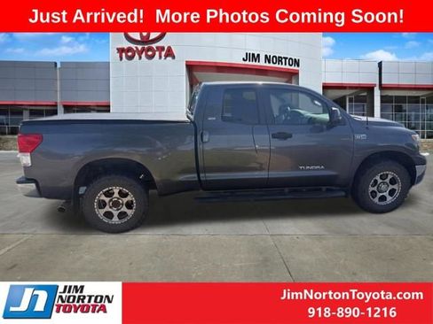 Used 2012 Toyota Tundra 4x4 Double Cab w/ SR5 Pkg image 7