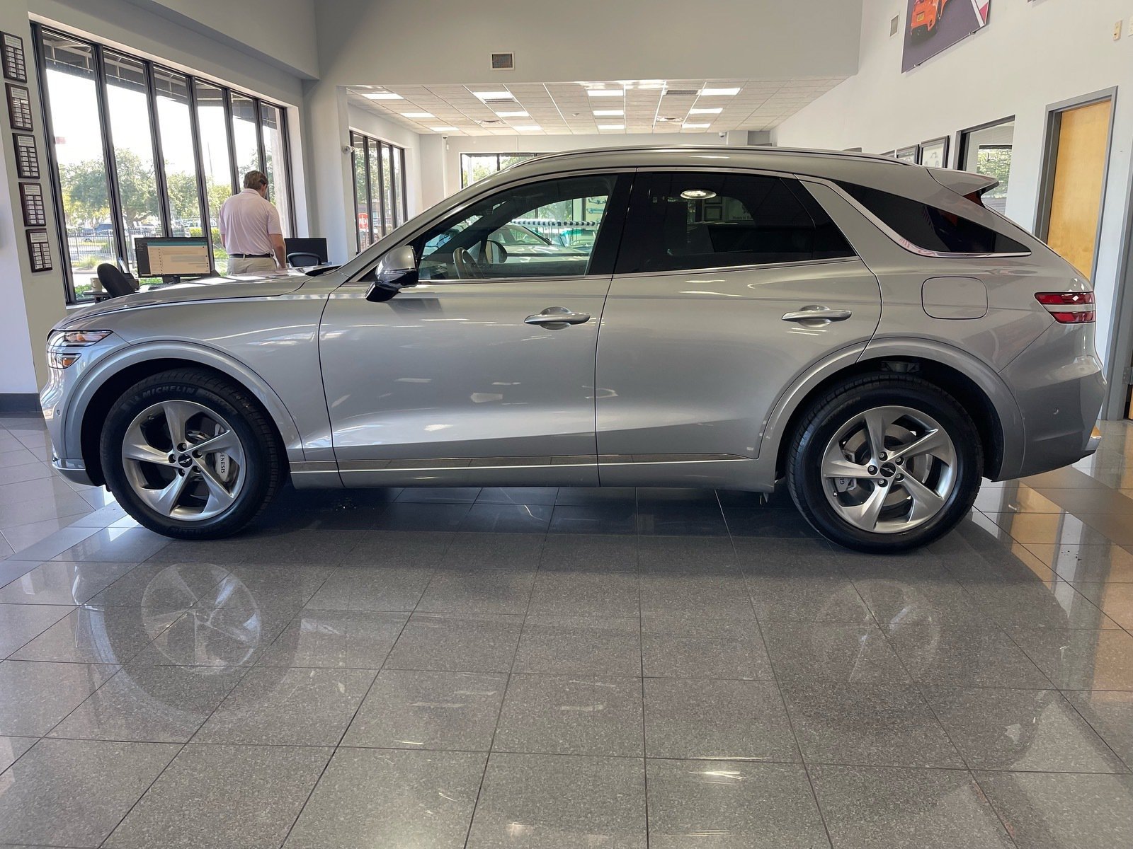 Used 2026 Genesis GV70 2.5T Advanced AWD/4WD image 2