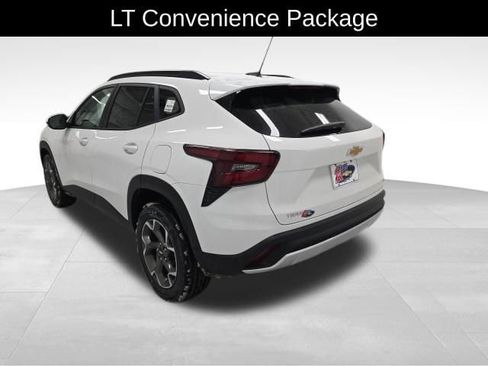 New 2026 Chevrolet Trax LT w/ Sunroof Package image 4