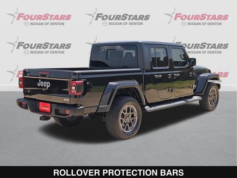 Used 2020 Jeep Gladiator Overland AWD/4WD image 4