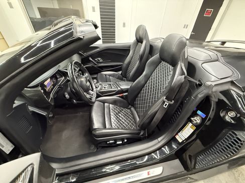 Used 2017 Audi R8 V10 AWD/4WD image 12