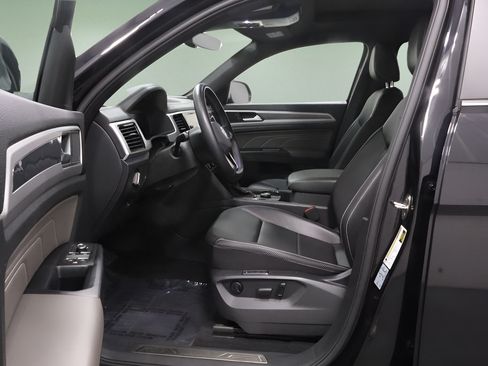 Used 2021 Volkswagen Atlas Cross Sport SEL AWD/4WD image 11
