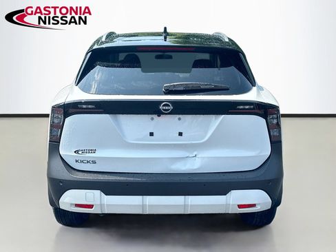 Used 2026 Nissan Kicks SV FWD image 7