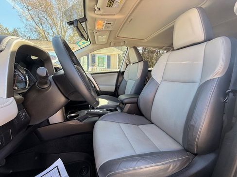 Used 2015 Toyota RAV4 Limited image 6