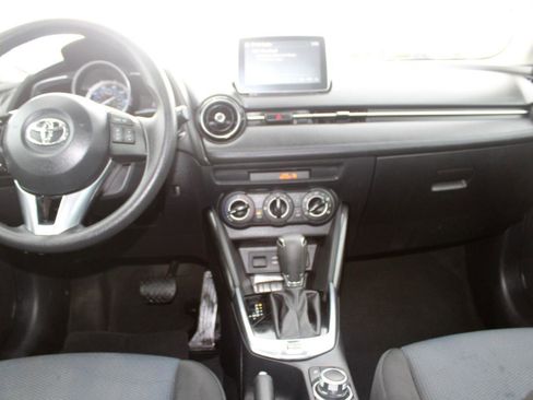 Used 2017 Toyota Yaris iA image 10