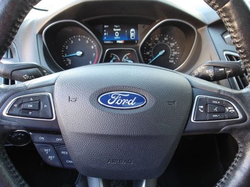 Used 2015 Ford Focus Titanium FWD image 17