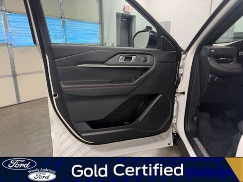 Certified 2025 Ford Explorer ST-Line w/ Premium Package AWD/4WD image 23