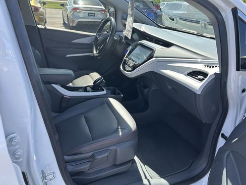 Used 2017 Chevrolet Bolt Premier w/ Driver Confidence II Package FWD image 13