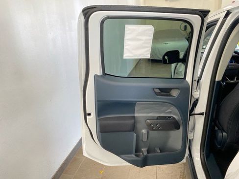 New 2025 Ford Maverick XL image 8