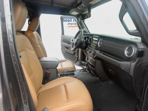 Used 2023 Jeep Wrangler Unlimited Sahara w/ Cold Weather Group AWD/4WD image 19