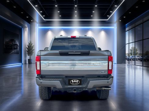 Used 2021 Ford F250 Platinum w/ FX4 Off-Road Package AWD/4WD image 5