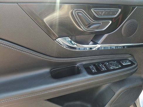 Certified 2023 Lincoln Corsair AWD image 12