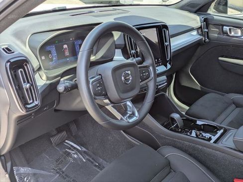 Used 2026 Volvo XC40 B5 Ultra w/ Climate Package AWD/4WD image 11