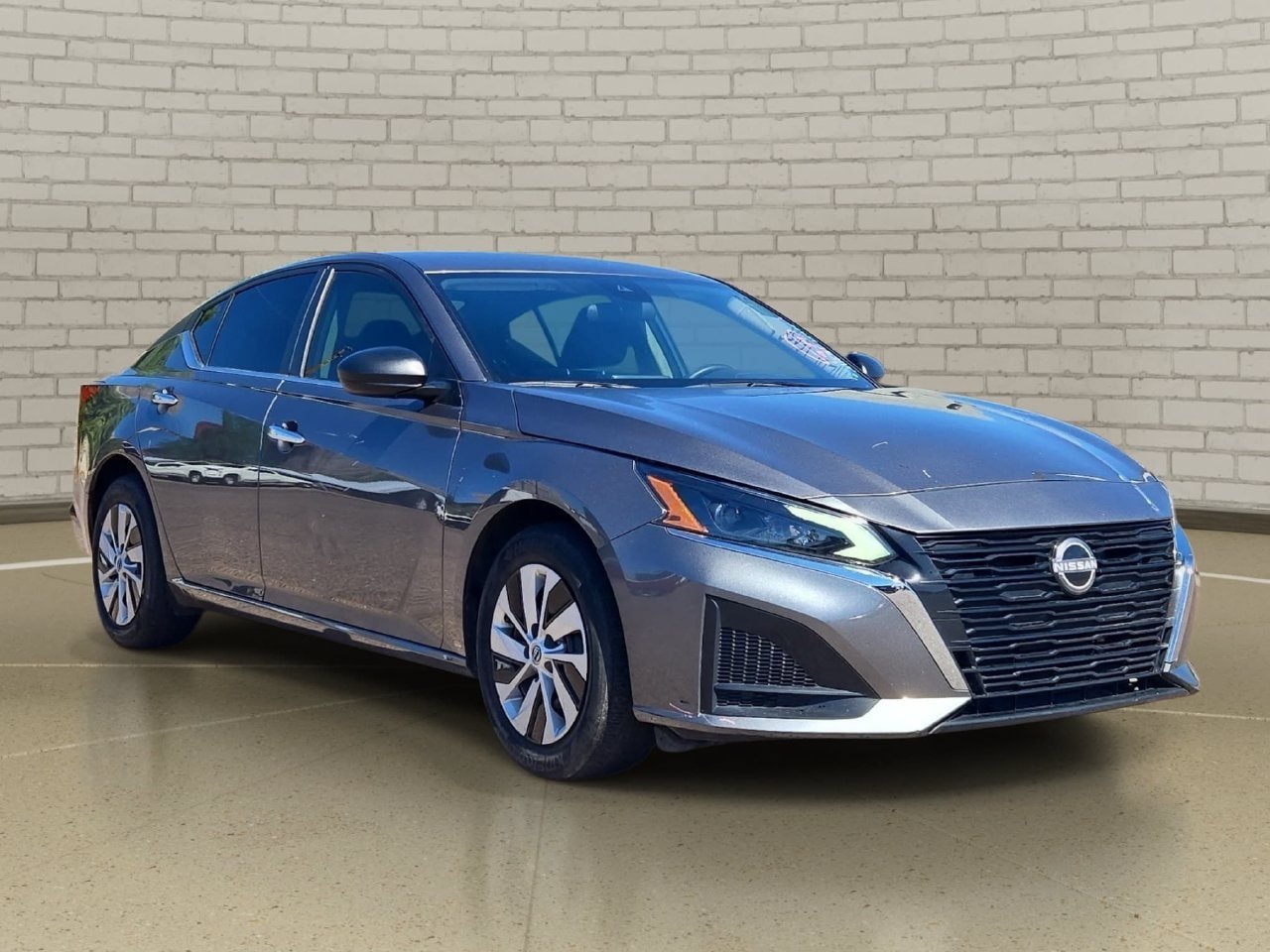 Used 2025 Nissan Altima 2.5 S FWD image 3