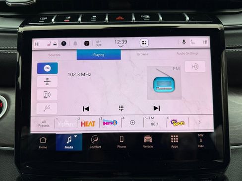 New 2025 Jeep Grand Cherokee L Limited w/ Black Appearance Package image 28