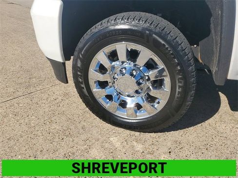 Certified 2019 GMC Sierra 2500 Denali w/ Duramax Plus Package image 32