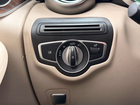 Used 2019 Mercedes-Benz GLC 300 4MATIC image 22